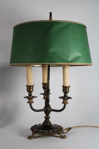 null Bronze hot-water bottle lamp with lion-leg tripod base. 
Height: 53 cm. As is.
Another...