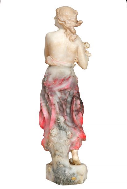  Dante ZOI (XIXe-XXe) Jeune fille aux fleurs  Albâtre sculpté partiellement rosé...