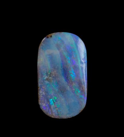 Opale boulder translucide ovale de 8,07 ct....
