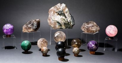  JOLIE COLLECTION DE 11 SPHERES de cristal de roche, quartz et rutilé, quartz fumé,...