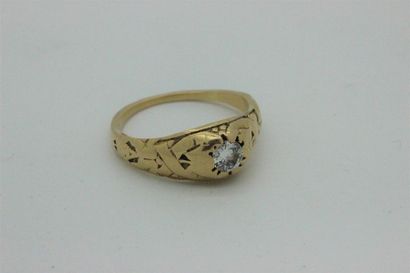 null Bague en or jaune sertie d'un diamant taille ancienne de 0,20 ct. PB: 8 grs