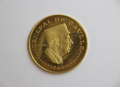 null Médaille en or jaune 900/1000ème de 10 000 F à l'effigie du Général de Gaulle,...