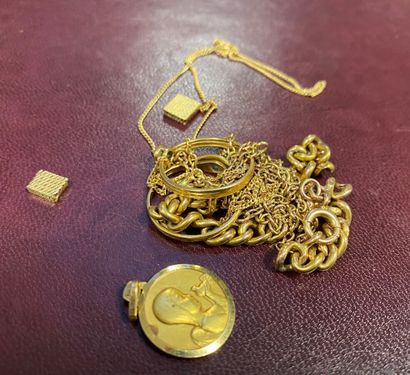 null lot of yellow gold jewelry cpt medals, 2 rings, medal, chain. WEIGHT: 17.79...