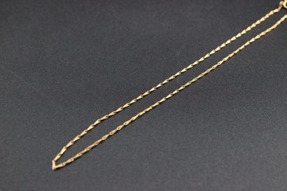 null Yellow gold chain. 2,80 grs