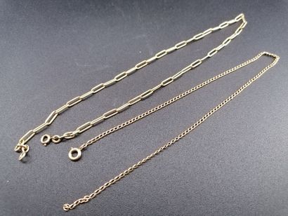 null 2 yellow gold chains. 17,8 grs (one chain damaged)