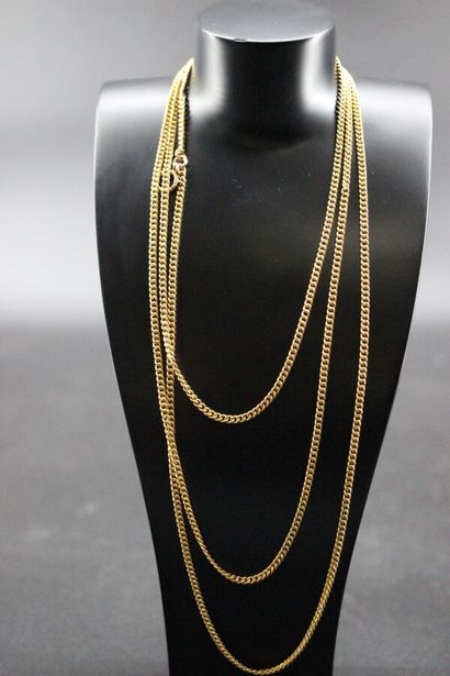 null Yellow gold necklace. 21,33 grs (accident)