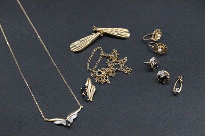 null Yellow gold lot including a chain, 3 pairs of earrings, a pendant and a draped...