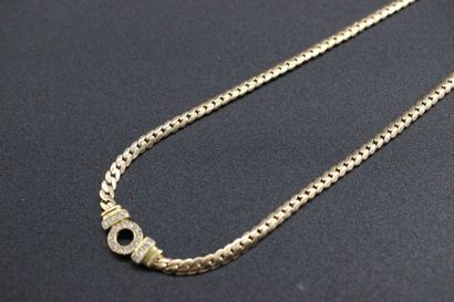 null Yellow gold necklace with flat links set with small diamonds. PB: 27 grs 