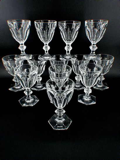 null BACCARAT Harcourt model - Set of crystal glasses including : 
- 13 large glasses...