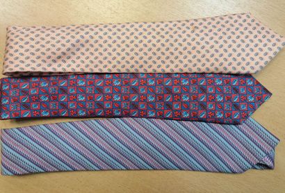 null HERMES- Set of 3 silk ties with leaves and various decorations