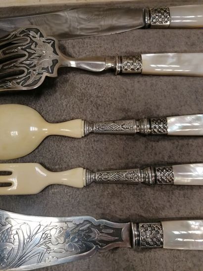 null Mother of pearl cutlery including a cake set, a salad set, a meat fork and knife,...
