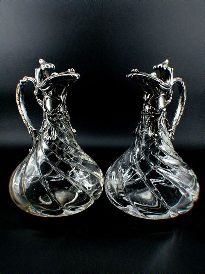 null Pair of crystal ewers, silver frame