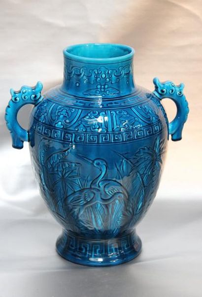 LONGWY Vase à décor d'oiseaux et glaçure turquoise. H 31