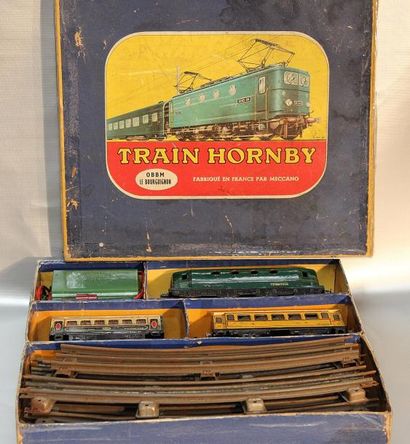 HORNBY Locomotive dans sa boîte (bleu)