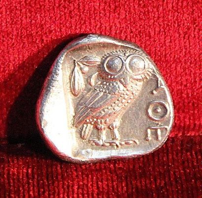 null Lot de 144 monnaies romaines principalement de la fin de l'Empire (grands bronzes,...