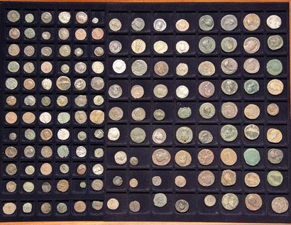null Lot de 80 monnaies grecques et romaines: 4 monnaies grecques en argent, tétradrachme...