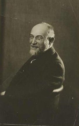 Man Ray Erik Satie, 1921. Gelatina de plata, 8 x 4,8 cm., sello húmedo Man Ray 31... Gazette Drouot