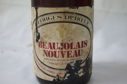 null Lot de 4 bouteilles : 1 de Viogner, 1 de Beaujolais nouveau de 1982, 2 de vin...