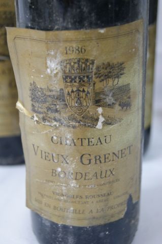null 5 bouteilles de Bordeaux, Château Vieux Grenet, 1986 (LB,etsa)