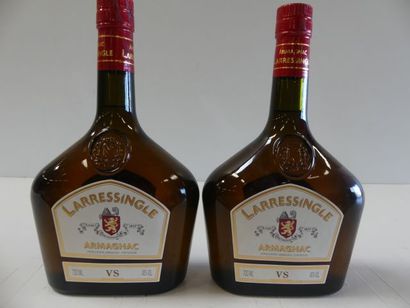 null 2 bouteilles d'Armagnac Larresingle VS Château Fort du XIIIème Siècle 70 cl...