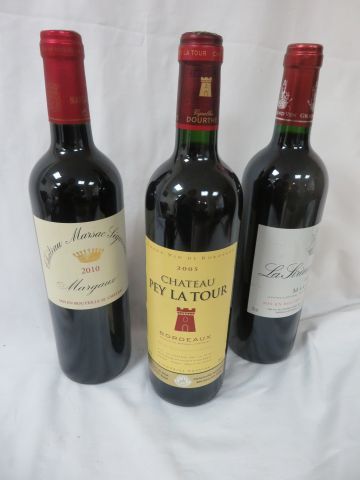 null Lot de 3 bouteilles : une de Margaux, château Marsac Seguineau, 2010 ; une de...