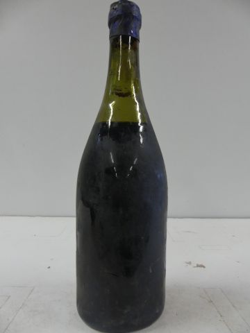 null Très vieille bouteille des Années 30/40 Bourgogne Gevrey Chambertin (suppos...
