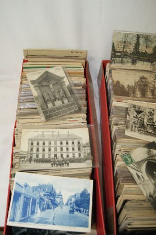 null Lot de cartes postales anciennes et semi-modernes.