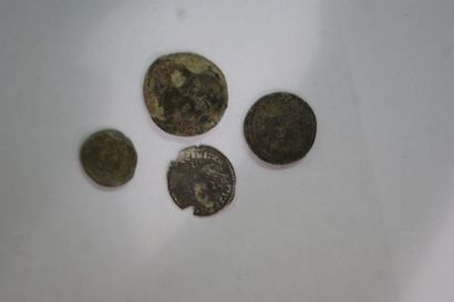 null Lot de 4 pièces romaines. (usure)