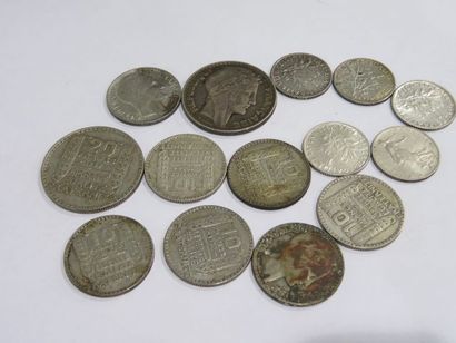 null FRANCE Petit lot de pièces en argent : 5 de 10 francs 1932, 2 de 20 francs 1933,...