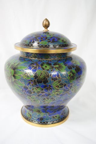 null JAPON Potiche en bronze cloisonné. H.25 cm. Travail du Xxe siècle