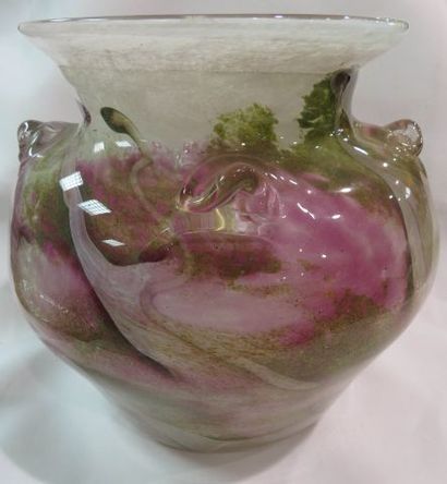null Dans le goût de Murano, Vase en verre coloré. Haut.: 19 cm Circa 1970.