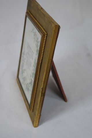 null Cadre à poser en bois doré, contenant un poème à Madeleine. Daté de 1883. 21...