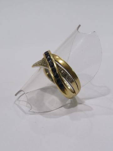 null Bague en or jaune 18K, ornée de saphirs. Poids brut : 4,05 g TDD : 55