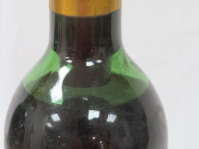 null 2 bouteilles de Château Gruaud-Larose, 1959, établissements Nicolas. (LB, es,...