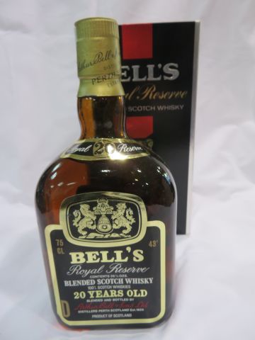 null Bouteille de whisky "BELL'S".75 cl. Dans sa boîte