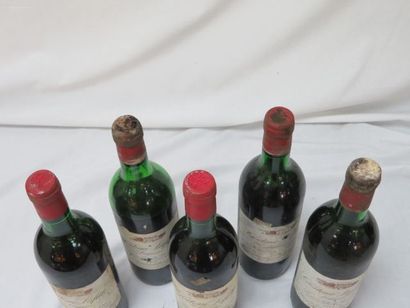 null 5 bouteilles de Première Côtes de Bordeaux, Château Lafitte, 1979. (LB et B,...