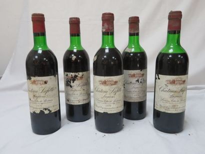 null 5 bouteilles de Première Côtes de Bordeaux, Château Lafitte, 1979. (B, TB, es1a,...