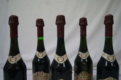 null 5 bouteilles de Côteaux champenois, Bouzy Rouge. (1 LB, es, 1 légèrement ab...