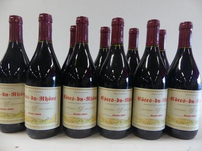 null 12 bouteilles de Côtes du Rhône 2003 Antoine de Carnet (en l'état)