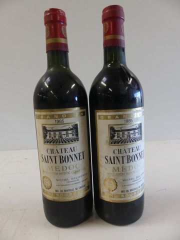 null 2 bouteilles de Château Saint Bonnet 1985 Médoc Cru Bourgeois