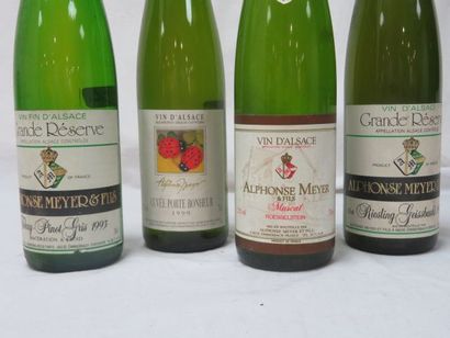 null 4 bouteilles de vin d'Alsace : Pinot Gris 1993, Muscat 1995, Riesling 1996,...