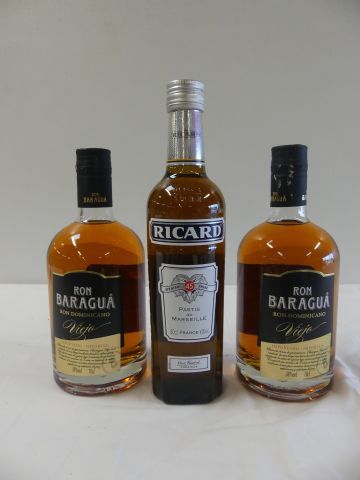 null Lot de 3 bouteilles : 2 Rhum Viejo Baraguà de la République Dominicaine 70 cl...