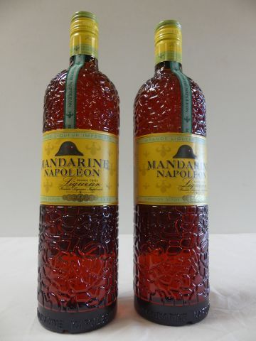 null 2 bouteilles de Mandarine grande liqueur cuvée impériale Napoléon triples médailles...