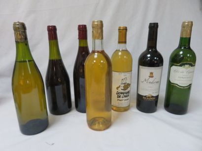 null Lot de 7 bouteilles de vin : 1 de Bordeaux, Clos des Capucins 2003 ; 1 de Mardiran...