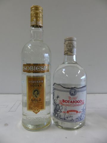 null Lot de 2 bouteilles : 1 Rhum Blanc Botafogo des Caraibes 70 cl 40 % vol. ; 1...
