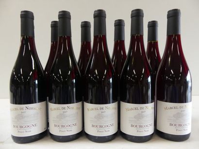 null 10 bouteilles de Bourgogne Pinot Noir 2017 Marcel de Nomront