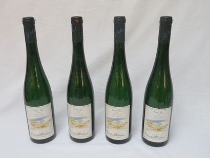 null 4 bouteilles de Pinot Gris, Machtum Ongkâf, Grand Premier Cru, Cave Jean Schlink-Hoffeld,...