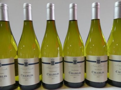 null 9 bouteilles de Chablis 2017 Antoine de Courcelles