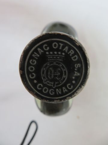 null Petite bouteille de cognac VSOP Otard, réserve Air France. Haut.: 18 cm Circa...