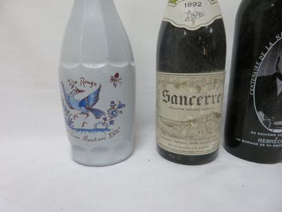null Lot de 4 bouteilles : 1 bouteille de Bordeaux 1988 "Centenaire de la Naissance...